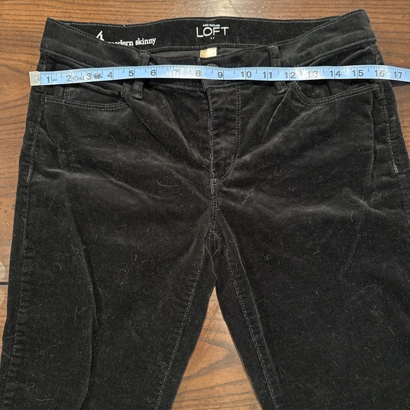 LOFT Women’s 4 Black Modern Skinny Velvet Pants Stretch - Picture 4 of 7